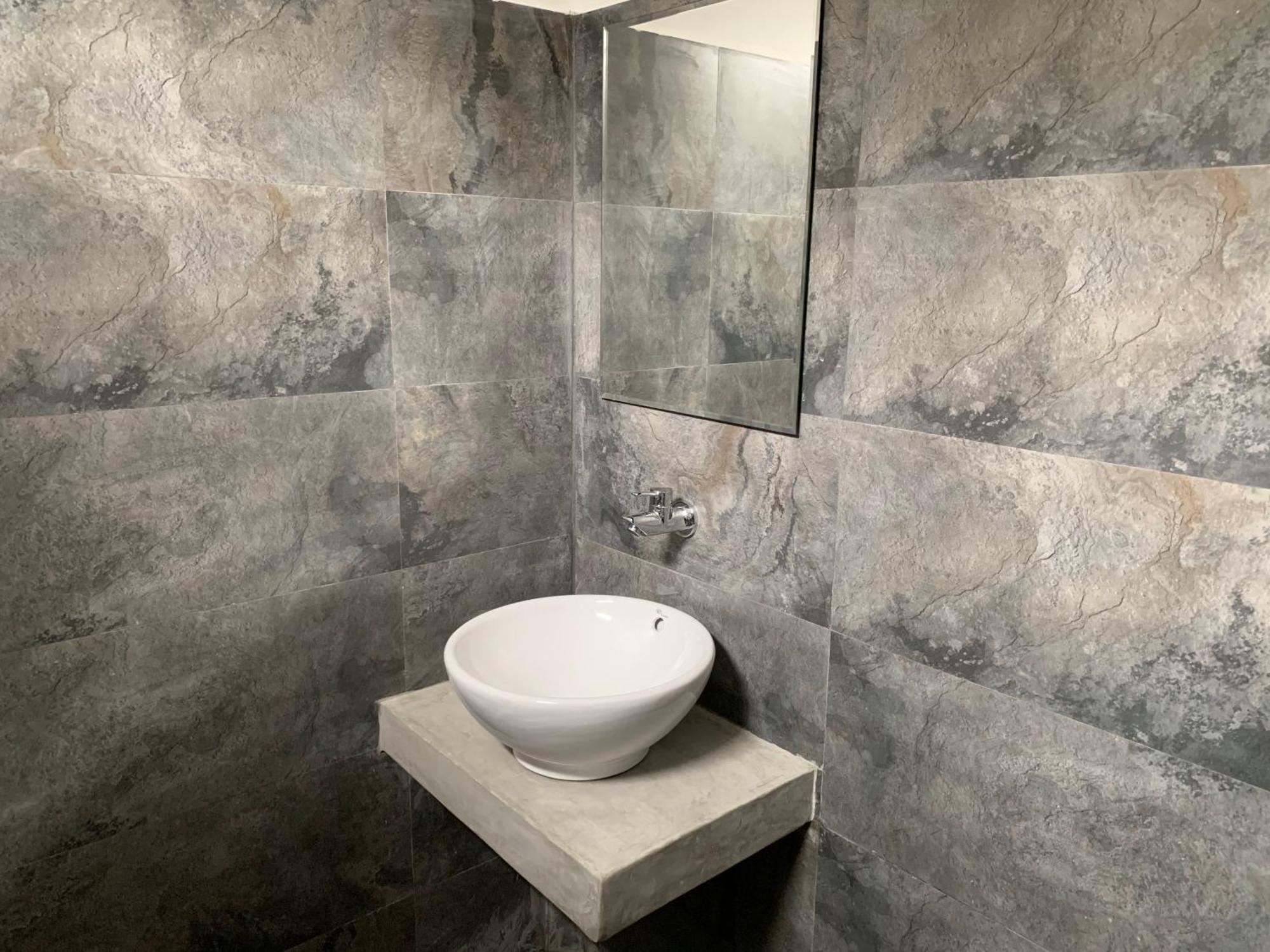 Delmond -